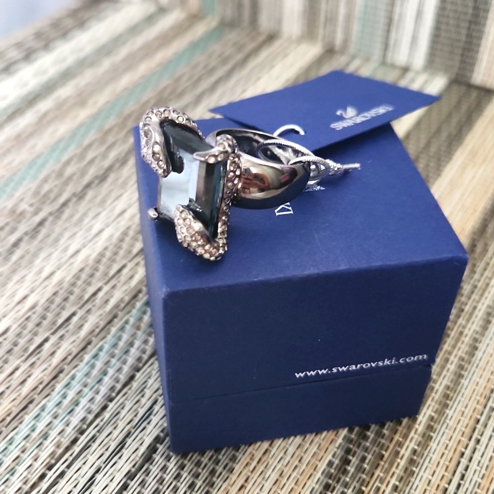 SWAROVSKI Louise Ring Blue Shade  crystal cocktail ring 52 - Picture 3 of 8
